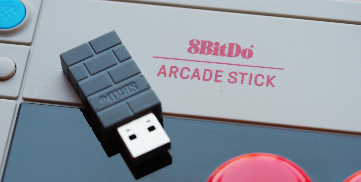 Der Retro Arcade-Stick von 8BitDo im Test